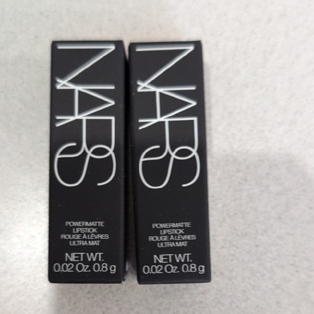 NARS Powermatte Lipstick Duo In Dragon girl 132